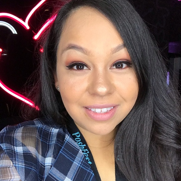 Hi, my name is Veronica! - Picture 2 of 8